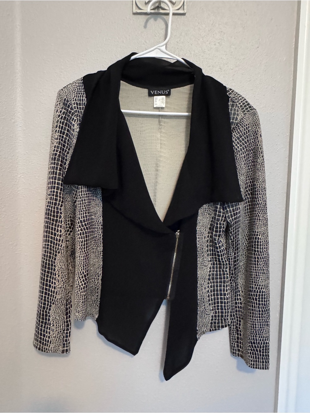 VENUS Black Jacket with Ivory Croc-Print Sleeves